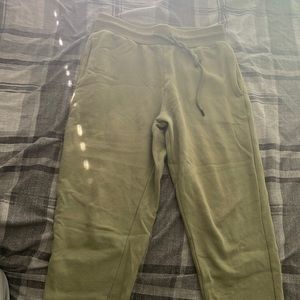 Fashion nova men olive green medium sweat pants in new condition